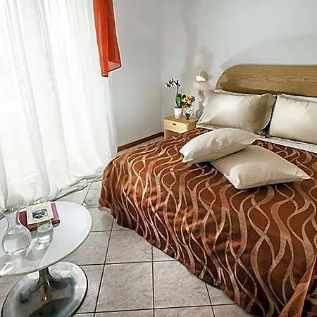 Capinera 3*