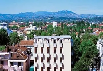 Otel Capinera 3*